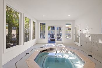 Indoor jacuzzi 